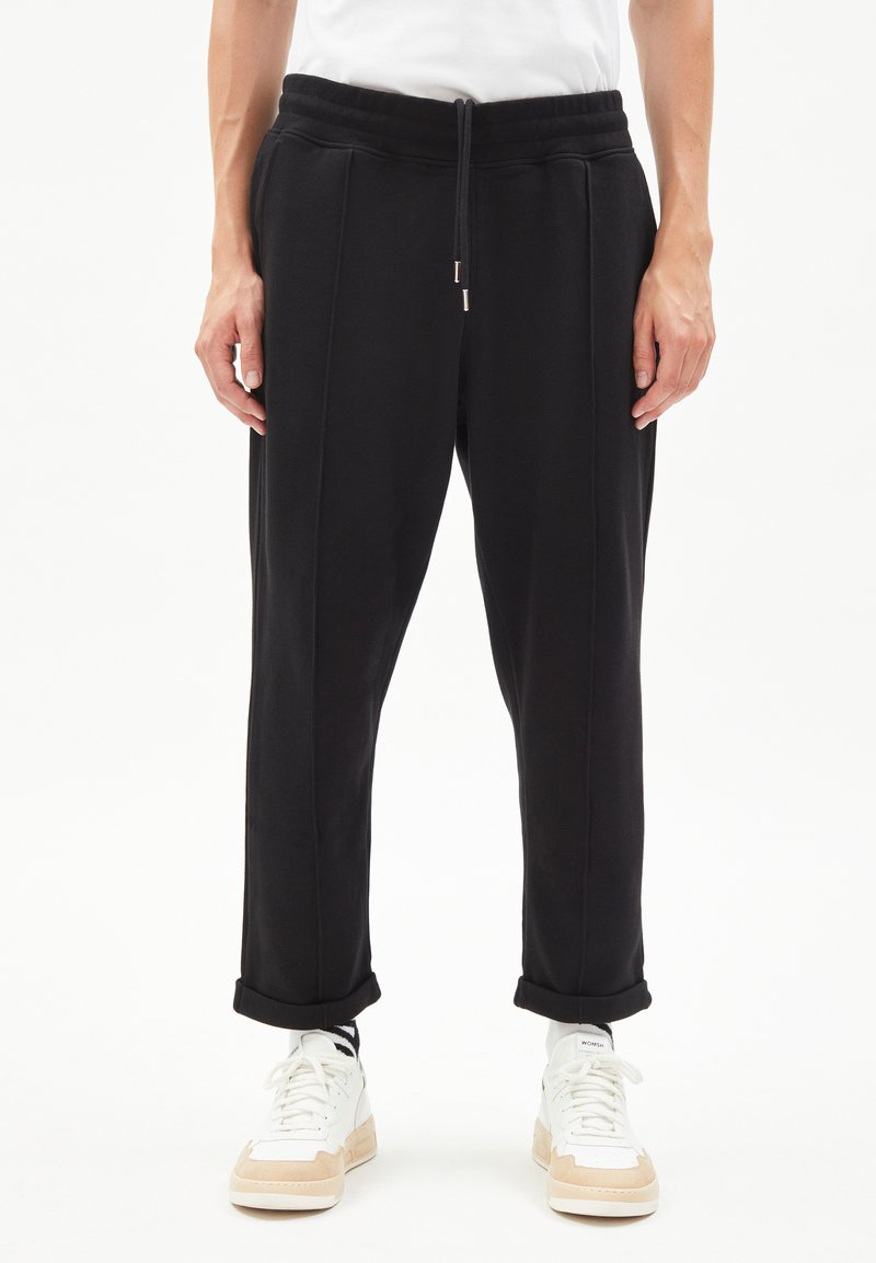 Herren Trainingsanzüge | ARMEDANGELS PAALEO Jogginghose black/schwarz - CT48351 Herren Trainingsanzüge | ARMEDANGELS PAALEO Jogginghose black/schwarz - CT48351