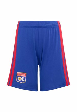 Pantaloncini sportivi blu con strisce laterali rosse e il logo del club calcistico Olympique Lyonnais sulla parte inferiore della gamba sinistra.