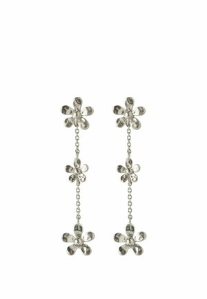 Silberfarbene Ohrhänger mit drei verbundenen, strukturierten Blumenanhängern, die durch kleine Ketten verbunden sind.