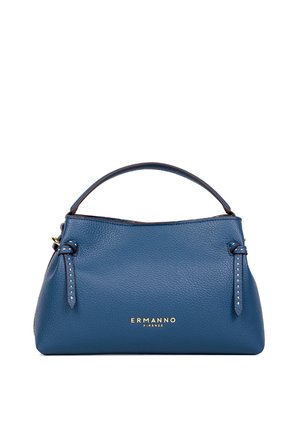 Borsa a mano in pelle blu con manico superiore, dettagli con fibbie laterali e logo dorato "ERMANNO FIRENZE" sul davanti.