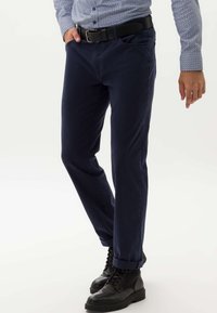 BRAX STYLE CADIZ - Stoffhose - athletic