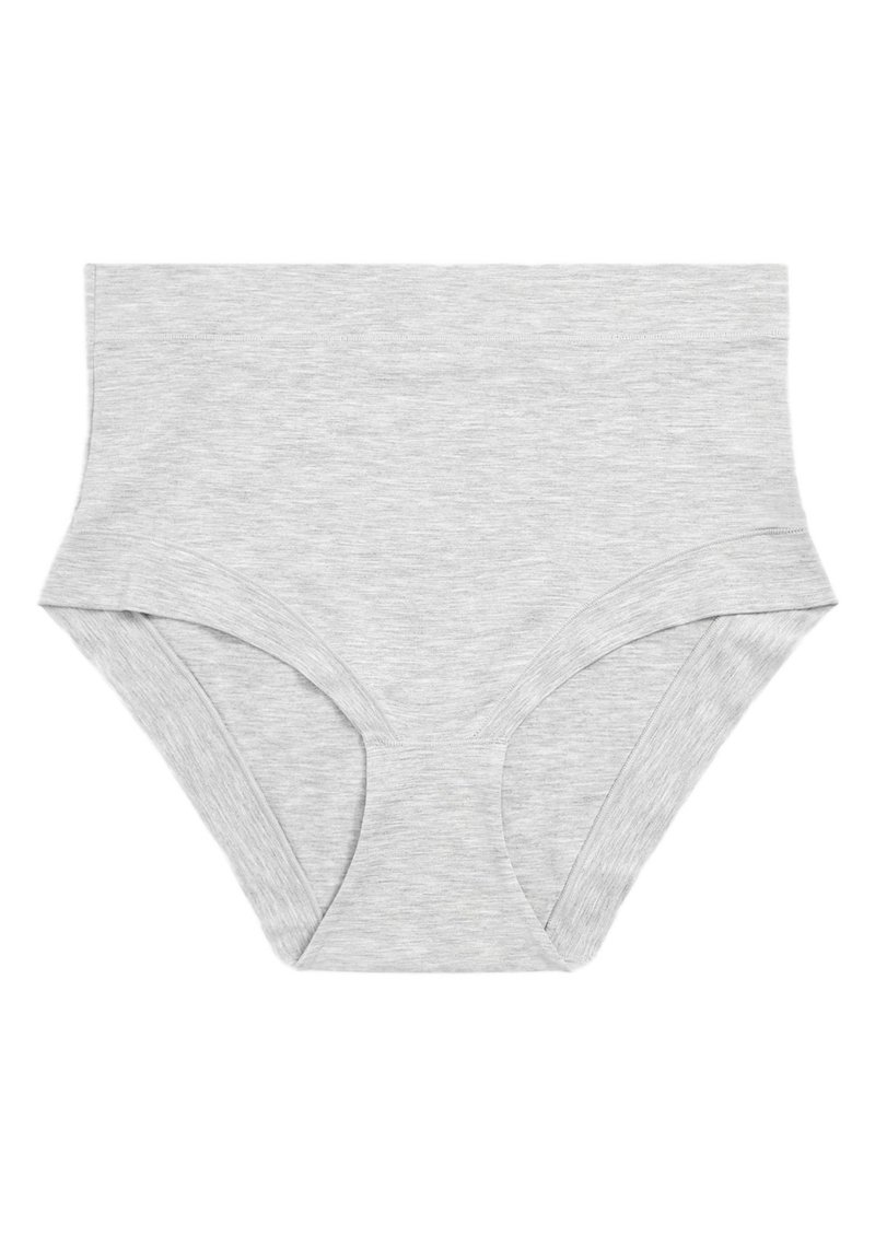 Grijze hoge katoenen hipster slip met een gladde textuur, brede elastische tailleband en klassieke snit voor volledige dekking.