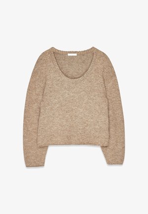 Beige gebreid crop sweater met een brede ronde hals en lange mouwen. Zachte textuur en een iets losse pasvorm, ontworpen voor een ontspannen silhouet.