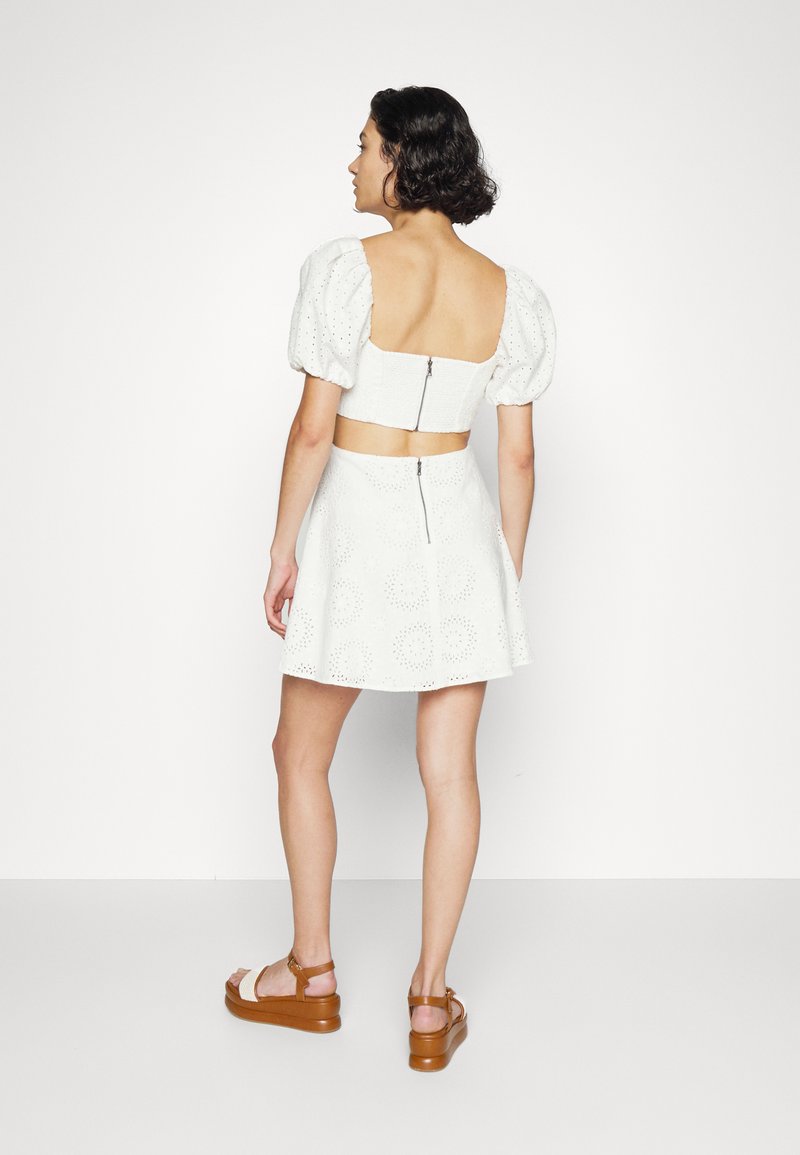 Damen Freizeitkleider | Alice + Olivia QUEENIE MINI DRESS BOW Freizeitkleid off white/weiß - UM99645 Damen Freizeitkleider | Alice + Olivia QUEENIE MINI DRESS BOW Freizeitkleid off white/weiß - UM99645