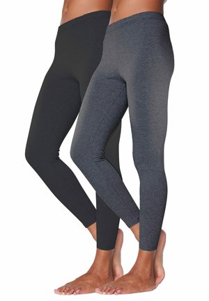 Zwei Leggings: eine schwarze und eine dunkelgraue. Hergestellt aus weichem Stoff mit einer glatten Textur, verfügen sie über ein figurnahes Design und einen Elastikbund.
