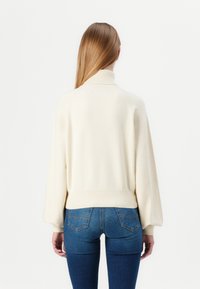 Replay BAT SLEEVE TURTLE NECK - Džemperis - winter white