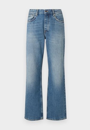 Svetlo modri traper hlače z širokim krojem, ravnim rezom, petimi žepi in gumbom za zapiranje na pasu. Po celotni površini so rahlo zbledele.