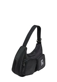 Svart nylon skulderveske med en unik form, som har to frontlommere med glidelås, en polstret stropp og en logo-accent.