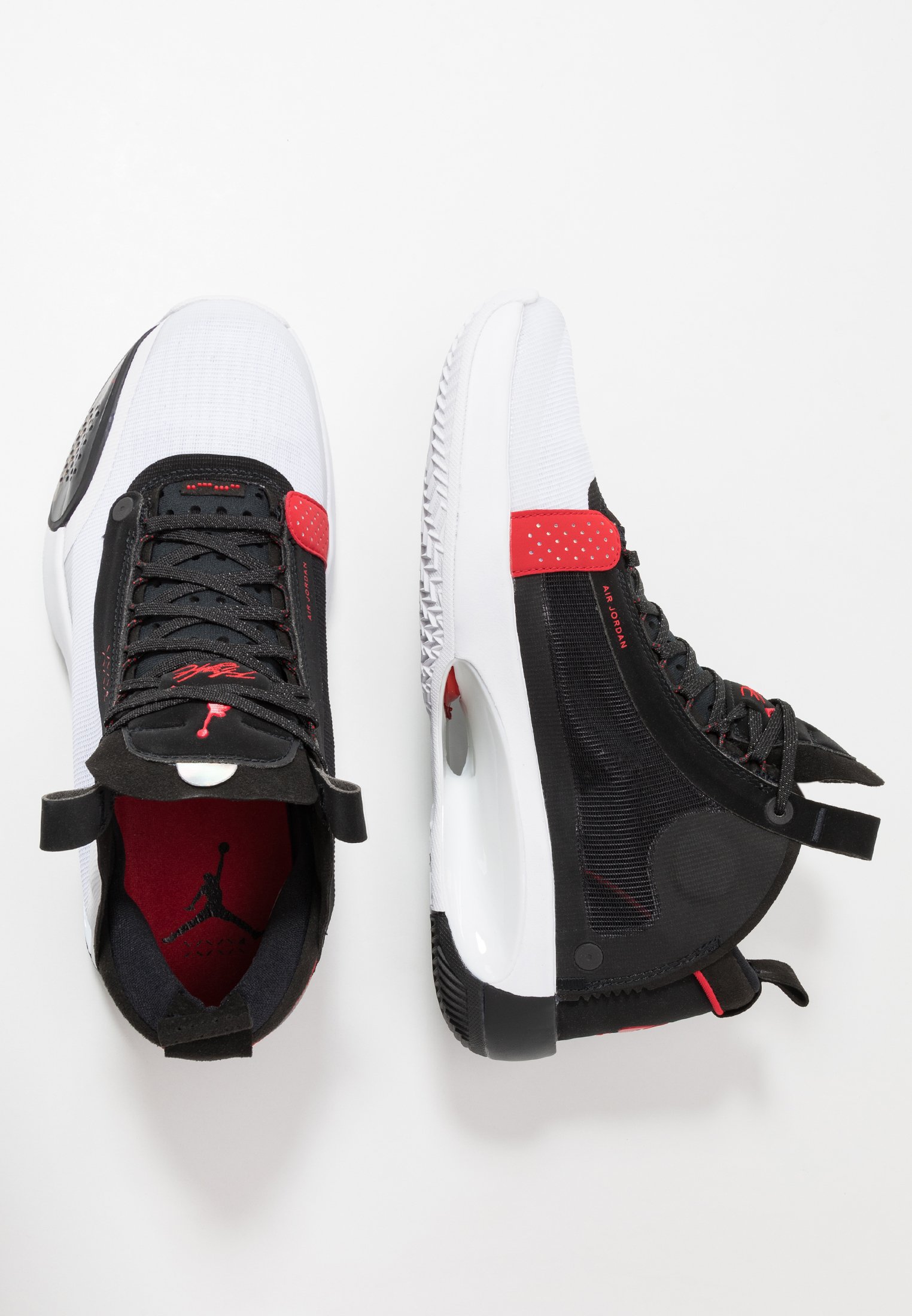 AIR XXXIV Indoorskor whitered orbitblack AIR XXXIV Indoorskor whitered orbitblack