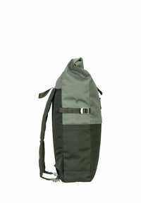 Zaino arrotolabile in tessuto grigio e nero; presenta cinturini laterali regolabili e una finitura testurizzata; design elegante e cilindrico.