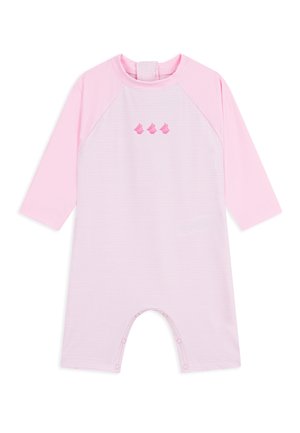 Tutina a maniche lunghe rosa baby con strisce rosa chiaro, tre piccole icone di barche a vela sul petto e chiusure a scatto all'altezza dell'inguine.