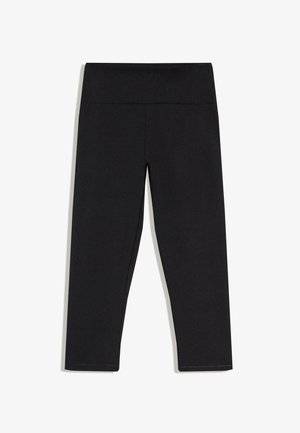 Czarne legginsy do kostek z wysokim stanem, szerokim pasem i bez widocznych wzorów ani logo, prezentowane na białym tle.