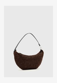 Επιλέχθηκε, cognac brown