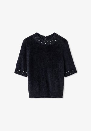 Granatowy sweter z krótkim rękawem z miękkiego, puszystego materiału, z teksturowanym dekoltem i dekoracyjnymi koralikami wzdłuż rękawów.