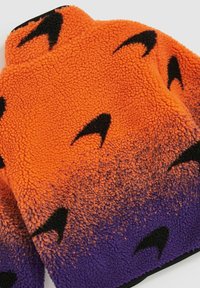 Reiss REISS DRIFT UNISEX FIT MCLAREN F1 TEAM OMBRÉ FLEECE JACKET - Fliisjakk - papaya orange/purple