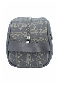 Borsa cosmetica grigia con motivo geometrico, chiusura con zip e cinturino orizzontale. Materiale strutturato e forma arrotondata.