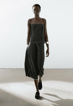 Top - black