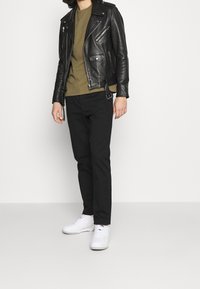 AllSaints T-Shirt basic - khaki