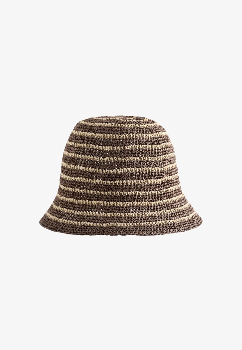 Chapeau bob crochet rayé marron et beige avec un bord légèrement évasé, présenté sur fond blanc.