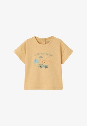 Beiges Kleinkind-T-Shirt mit kurzen Ärmeln, das Safari-Tiere und eine Jeep-Illustration mit dem Text "Le Safari Photo" zeigt.