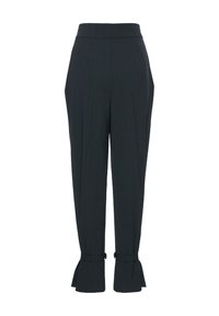 Pantaloni tapered de culoare gri închis, cu talie înaltă, având manșete evazate și o textură subtilă. Realizați dintr-un material ușor.