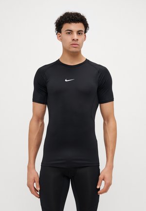 Sports T-shirts - black white