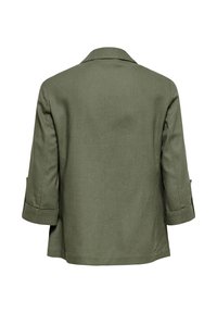 Veste vert olive à manches trois-quarts et large col, vue de dos sur fond blanc.