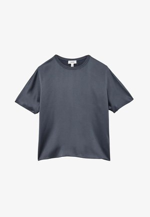 Sötétszürke, rövid ujjú blúz, kerek nyakkivágással, sima, könnyű anyagból készült, laza szabással és látható minták nélkül.