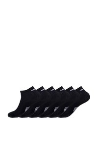 Chaussettes noires à la cheville en matériau doux, avec un poignet côtelé et un détail de logo blanc sur le côté. Lot de six paires.