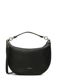 Borsa a mano in pelle nera con texture a grana, forma curvata e manico corto. Presenta hardware argentato e logo in rilievo. Spallacci regolabili.