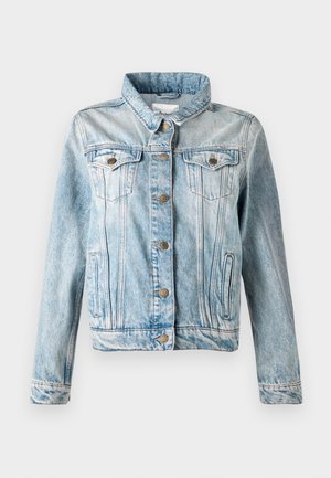 Veste en denim bleu clair avec col, fermeture à boutons, deux poches poitrine et poches latérales. Présente une finition délavée et des coutures contrastées.
