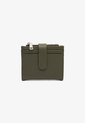 Portafoglio in pelle verde oliva con finitura testurizzata, dotato di una tasca con zip, chiusura a scatto magnetico e diversi scomparti per carte.