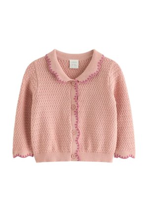 Rosa gestrickter Baby-Cardigan mit langen Ärmeln, geschwungenem Kragen und Kanten, Knopfverschluss und welligem strukturiertem Muster.