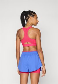 ASICS BRA - Sujetadores deportivos con sujeción media - bright rose