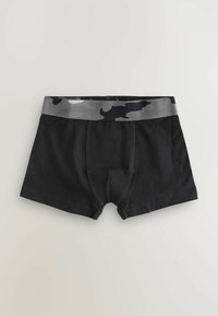 Fekete pamut boxer alsónemű, szürke kamuflázs elasztikus derékkal. Elülső zsebből és varrott részletekből áll. Sima tapintású.