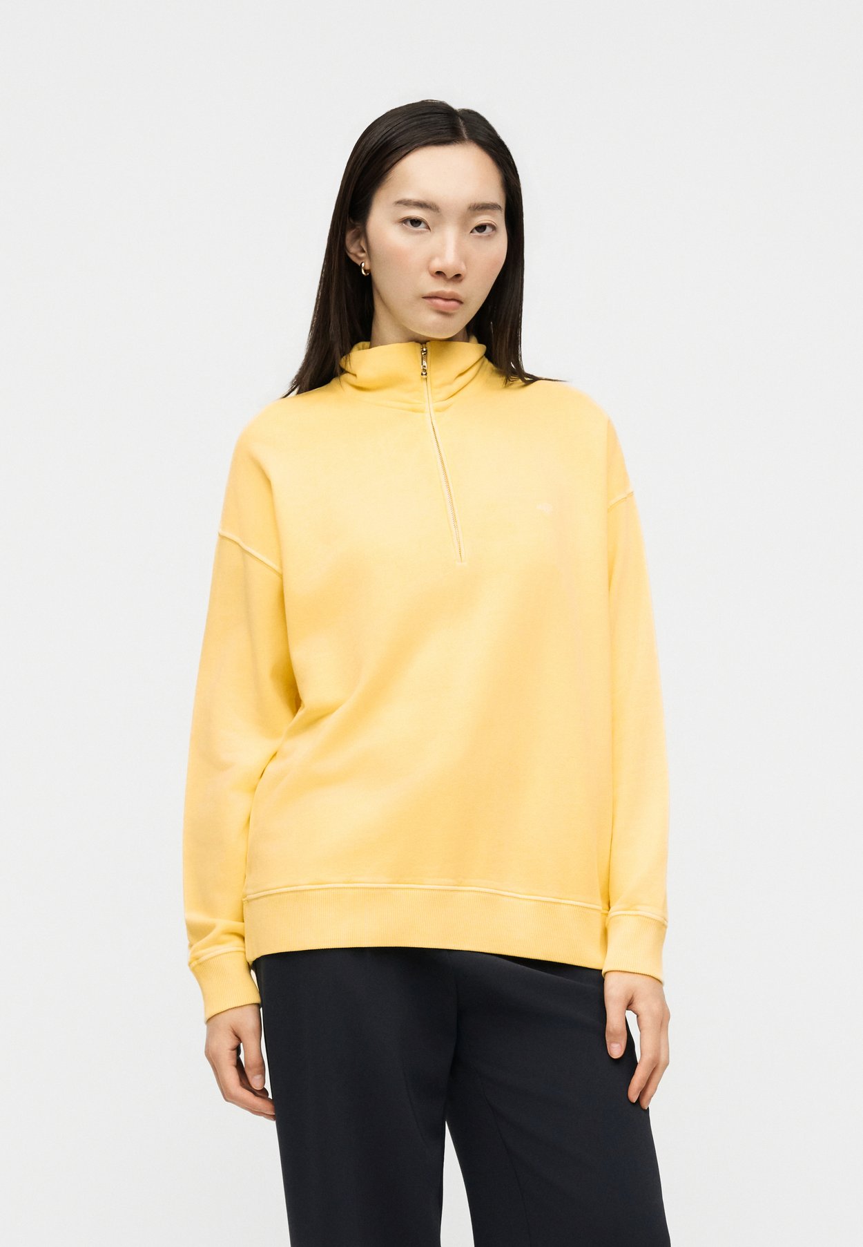 WASHED SHIELD HALF ZIP