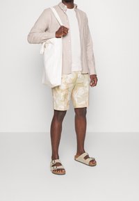 Tommy Hilfiger Short - beige