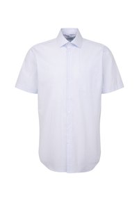 Camicetta a maniche corte, di colore azzurro chiaro, con un sottile motivo a quadri, dotata di colletto e una tasca sul petto a sinistra.