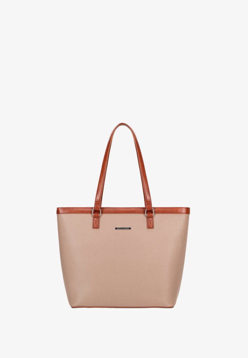 Borsa tote beige con texture liscia e dettagli in finta pelle marrone. Presenta lunghe tracolle e una placca metallica con logo sul fronte.