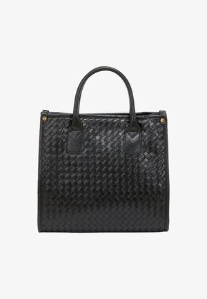 Sorte vævet lædertaske med to korte håndtag, en struktureret form og hardware i gyldent tone. Glat tekstur med et mønster.