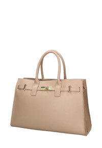 Sac à main en cuir beige avec deux poignées, accents en métal doré et finition texturée. Doté d'une fermeture centrale et de forme rectangulaire.