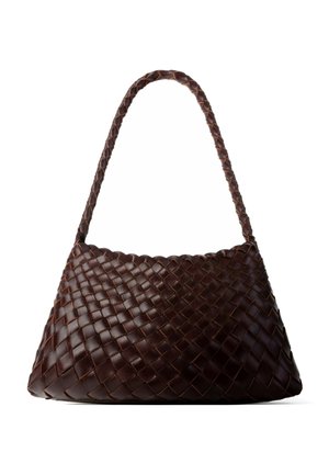 Dunkelbraune Lederhandtasche mit geflochtenem Muster, gezacktem oberen Rand und einem einzelnen geflochtenen Schulterriemen.