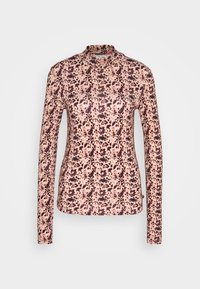 Langarmige, nauwsluitende top met hoge hals, roze basis en bruin-zwarte abstracte bloemenprint.