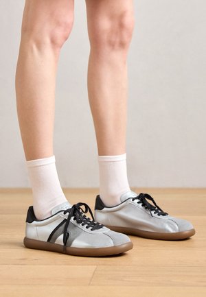 PELOTAS SOLLER - Trainers - summer cumulo/rebound silver