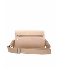 Béžová crossbody taška vyrobená z texturovaného materiálu, s zigzagovým vzorem, horním klopovým víkem, přední kapsou na zip a nastavitelným popruhem.