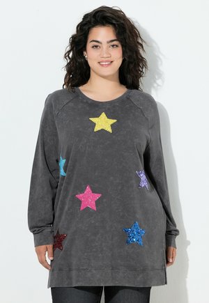 - Bluza