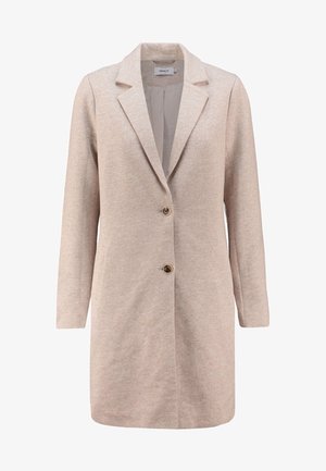 Abrigo beige con textura suave, cierre de un solo botón, mangas largas y solapas con muesca. Presenta un ajuste entallado y un diseño de longitud media.