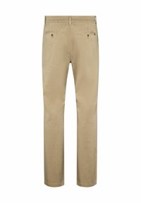 Pantalon beige à jambes droites vu de dos, avec passants de ceinture et deux poches arrière boutonnées.