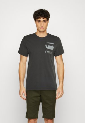 TYPOGRAPHY - T-shirt z nadrukiem - cloack