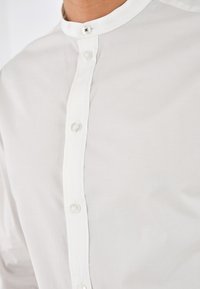 Thumbnail Image 7